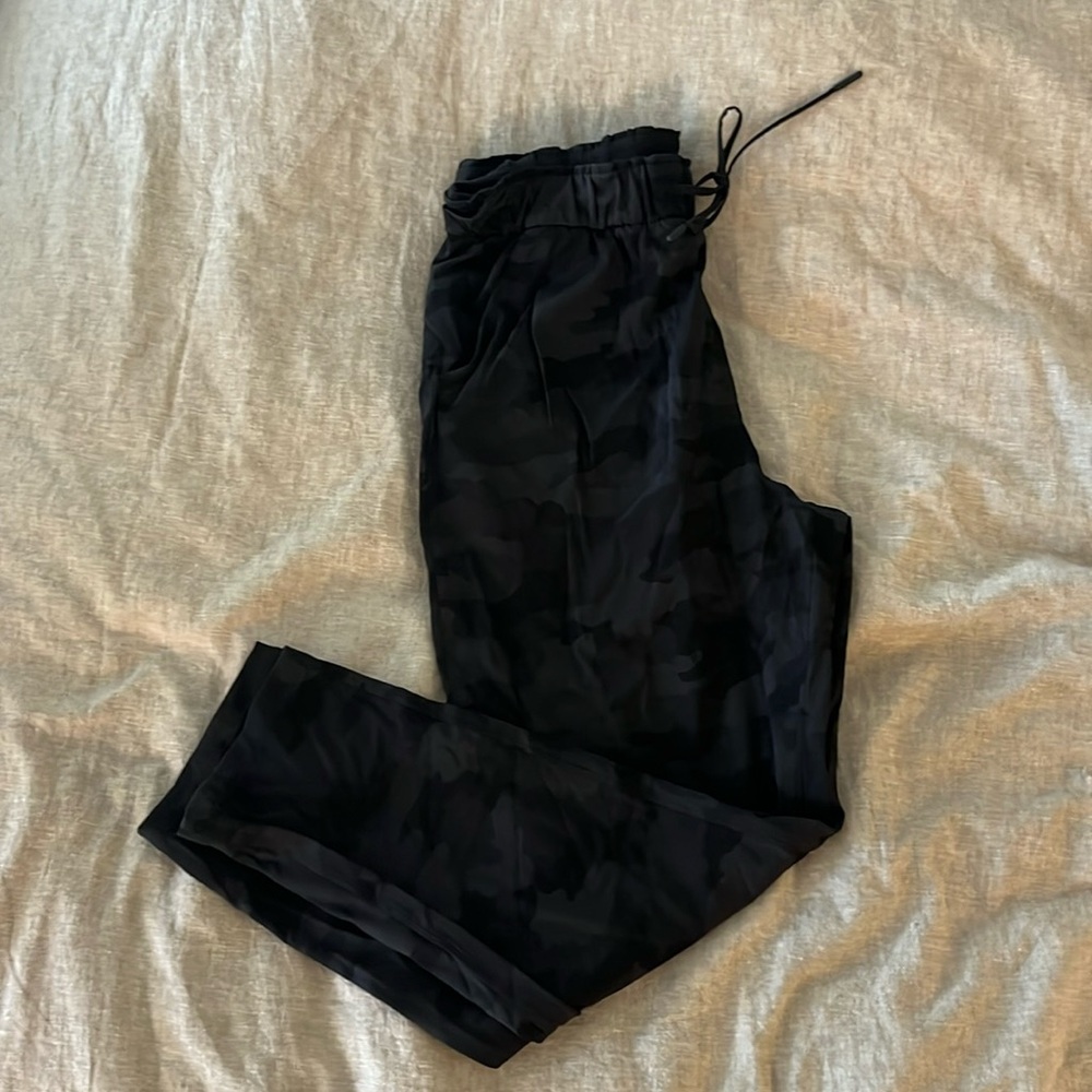 Lululemon Women’s Joggers Size 10